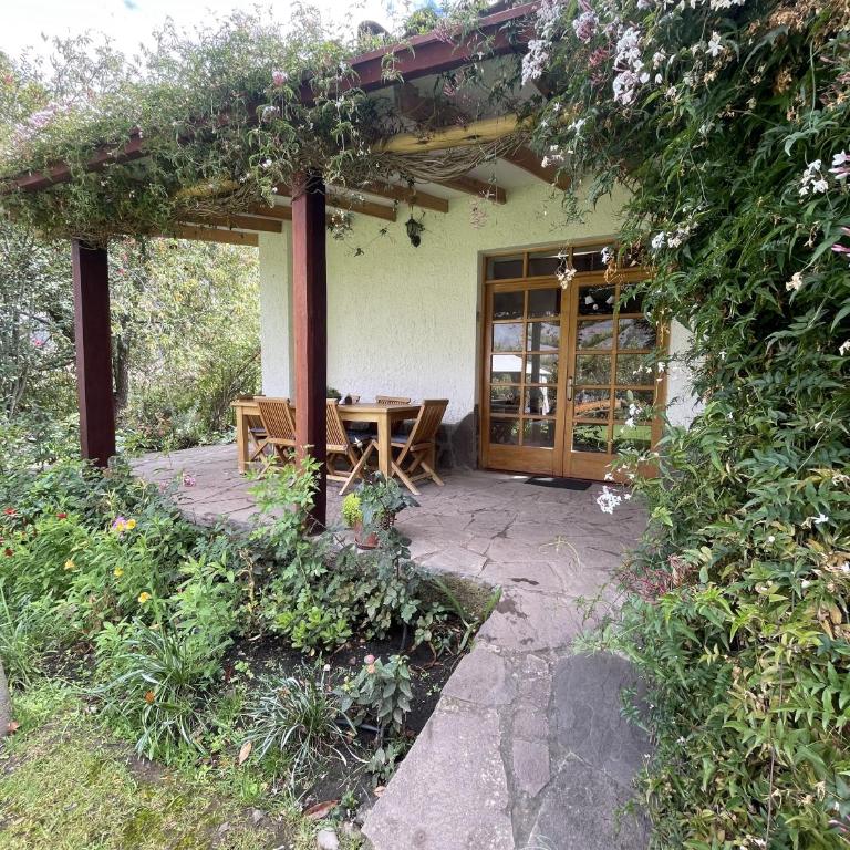 Munay Sonqo Retreat & Yoga Center - Deluxe Double Room (2 Adults + 1 Child) - 2