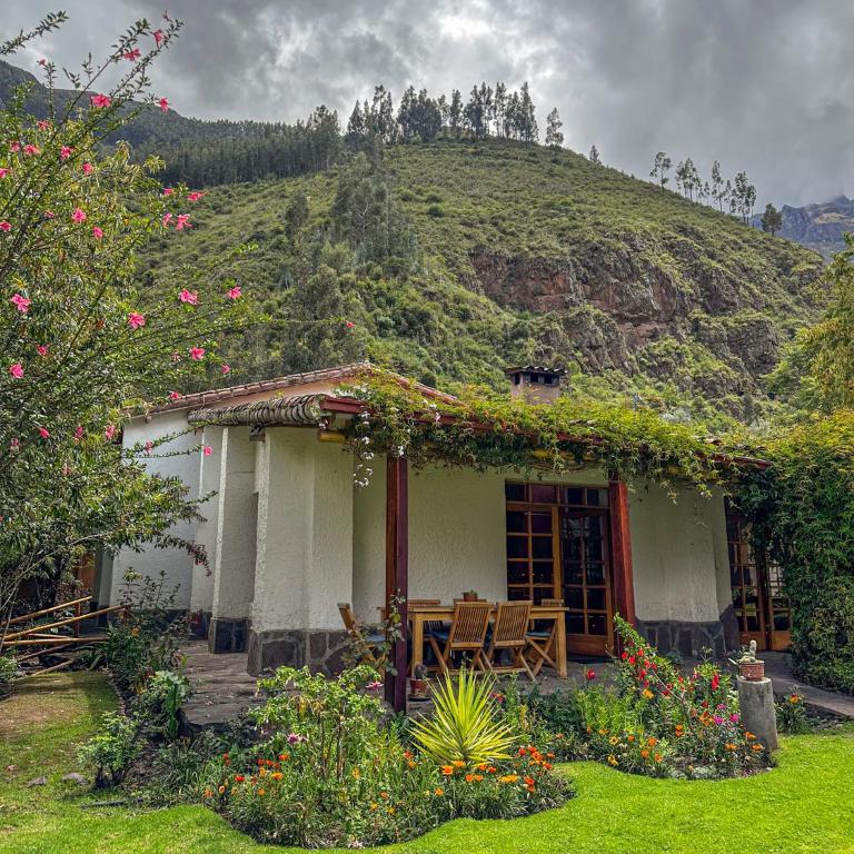 Munay Sonqo Retreat & Yoga Center - Deluxe Double Room (2 Adults + 1 Child) - 3