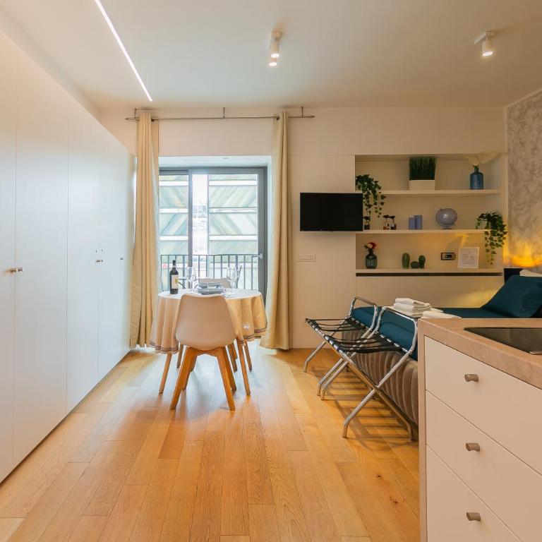 NEW - 3 min from Central Station - Private Balcony - Italico Suite - One-Bedroom Apartment - 11
