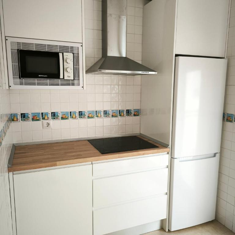Apartamentos Ramón y Cajal, 23 - Apartamento de 2 dormitorios con balcón - 5