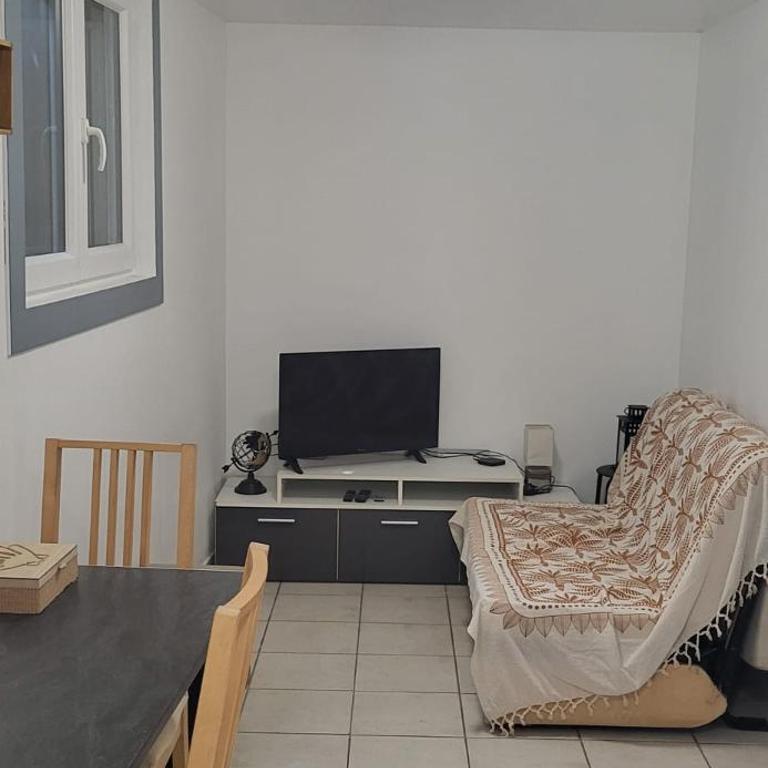 studio cosy avec coin jardin - Appartement 2 Chambres - 4
