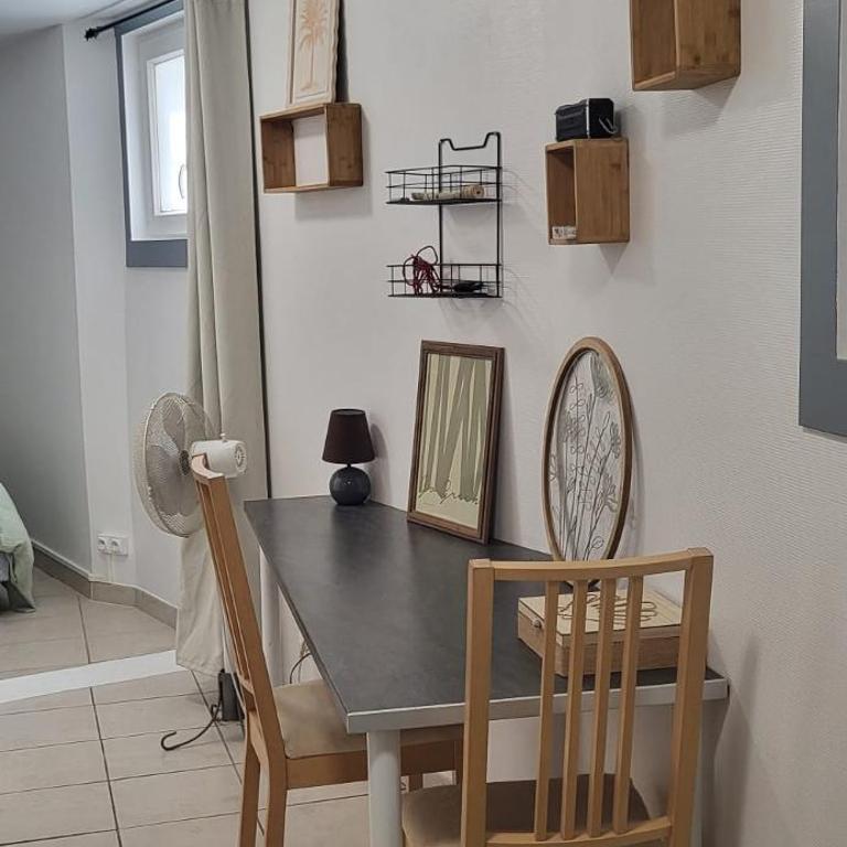 studio cosy avec coin jardin - Appartement 2 Chambres - 8