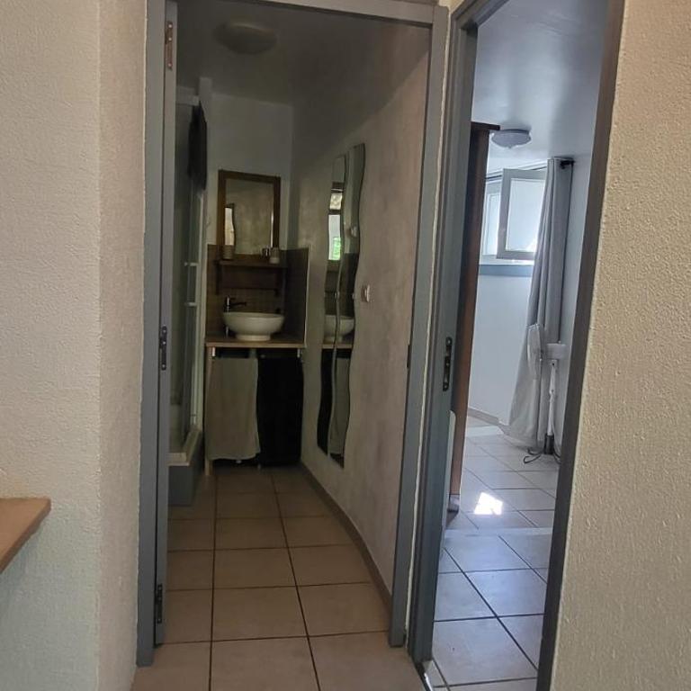 studio cosy avec coin jardin - Appartement 2 Chambres - 13