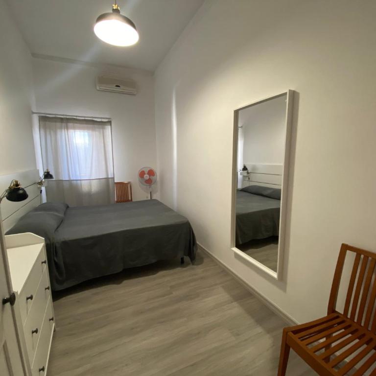 Ecoflat Casa Vacanze - Camera Matrimoniale con Bagno Privato Esterno - 5