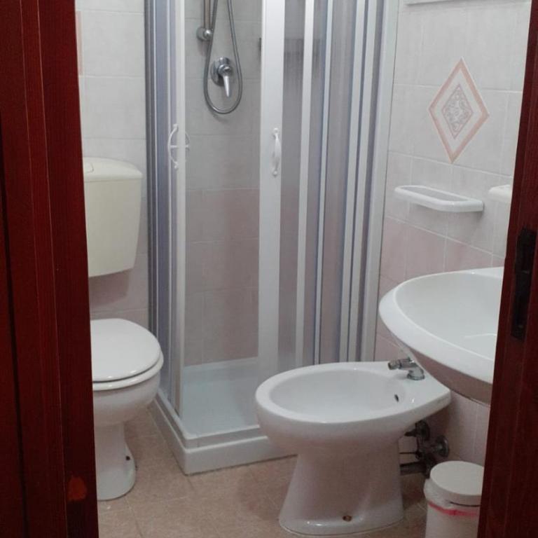 Ecoflat Casa Vacanze - Camera Matrimoniale con Bagno Privato - 1