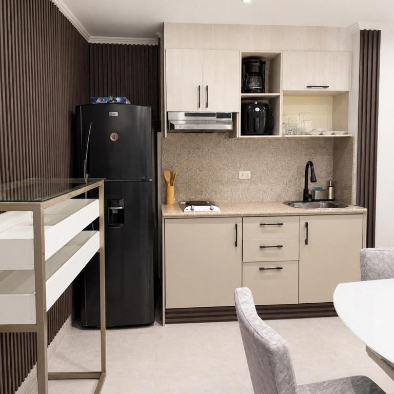 Depa 2 habitaciones con vista al rio cerca a malecon - Suite with Mountain View - 12