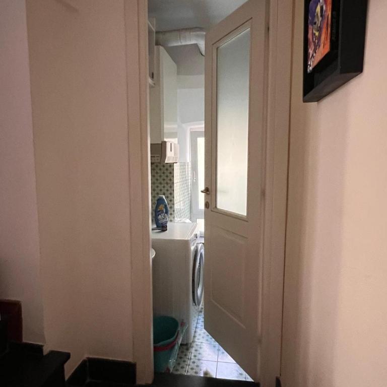 Nel cuore del centro storico di Genova - Appartamento con 2 Camere da Letto - 2