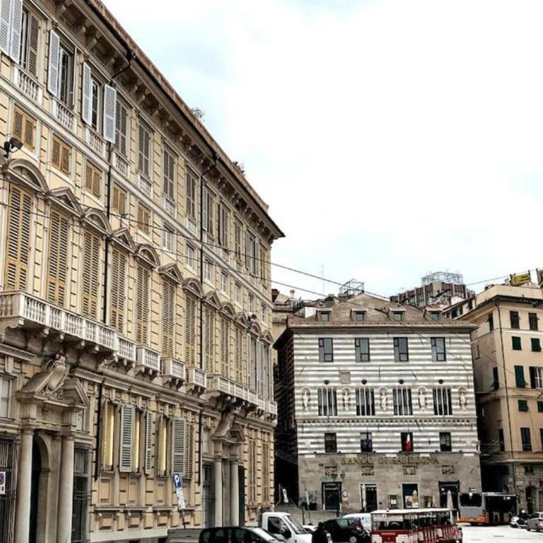 Nel cuore del centro storico di Genova - Appartamento con 2 Camere da Letto - 13
