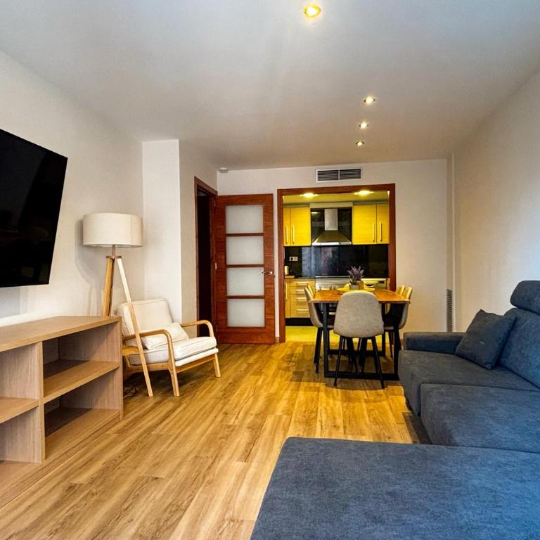 Kuala Suite - Modern Apartment with Pool & Parking - Two-Bedroom Apartment - 2
