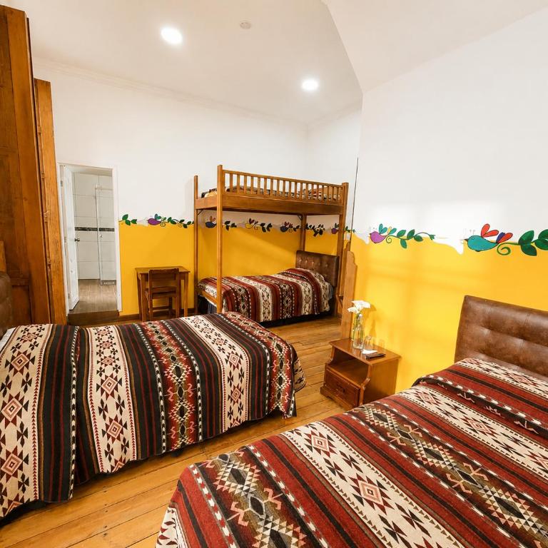Hostal Riviera Sucre - Habitación Familiar con baño privado - 6