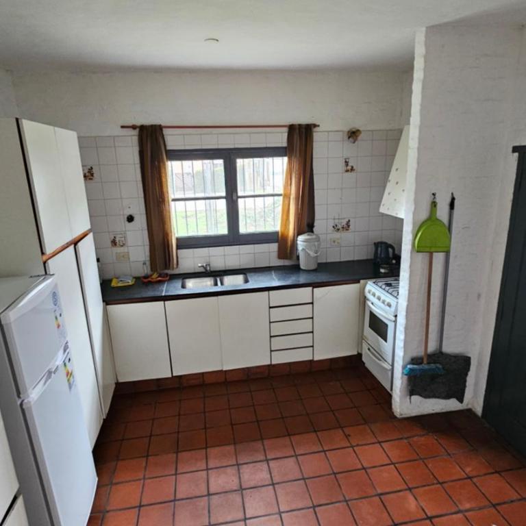 Hermosa Casa en General Pacheco - Three-Bedroom House - 2