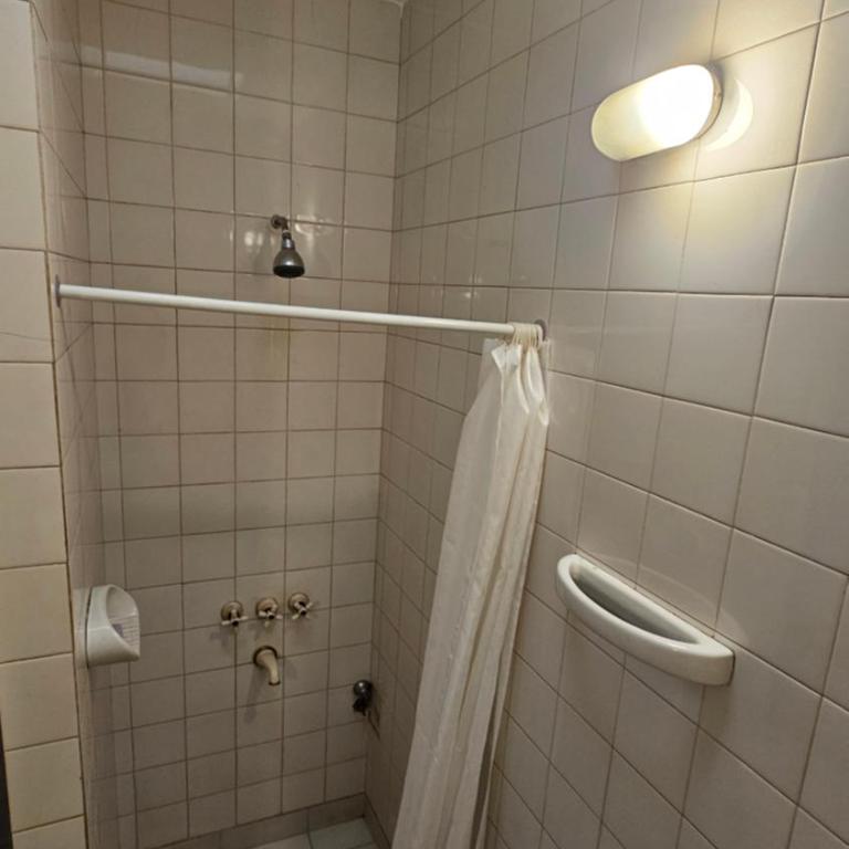 Hermosa Casa en General Pacheco - Three-Bedroom House - 12