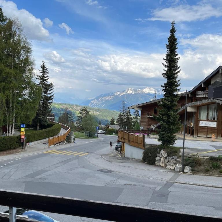 Alpine Family Retreat, Sleeps 10 - Apartment - 14
