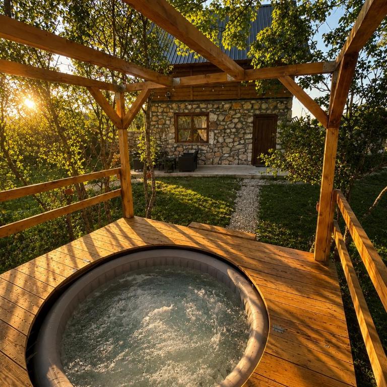 Arhetip, Djedova Villa - Koliba - 1