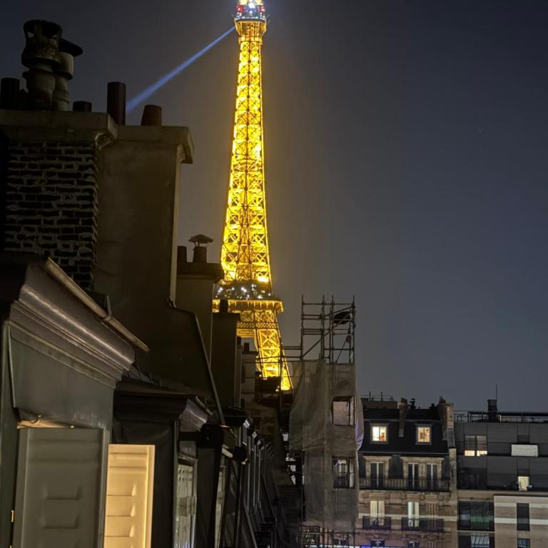 Magnifique appartement avec vue sur la Tour Eiffel - Appartamento con 2 Camere da Letto e Vista Città - 3