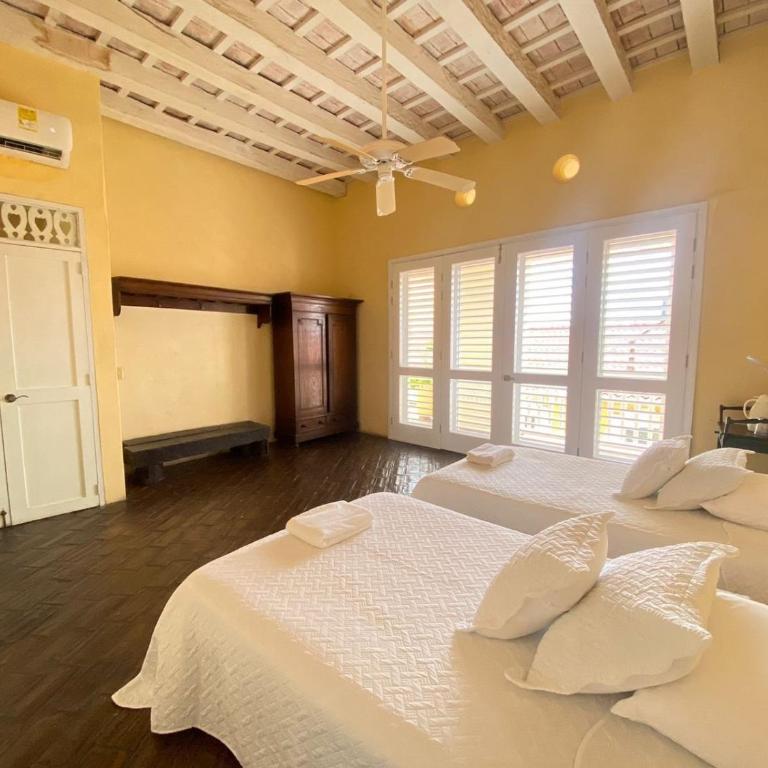 Villa de 6 habitaciones en el casco antiguo con piscina y vistas al mar - Vacation Home - 23