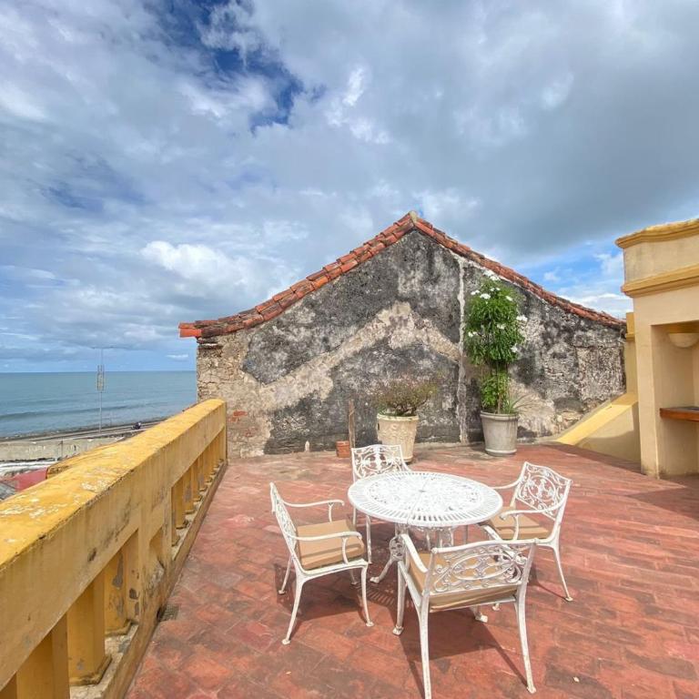 Villa de 6 habitaciones en el casco antiguo con piscina y vistas al mar - Vacation Home - 36