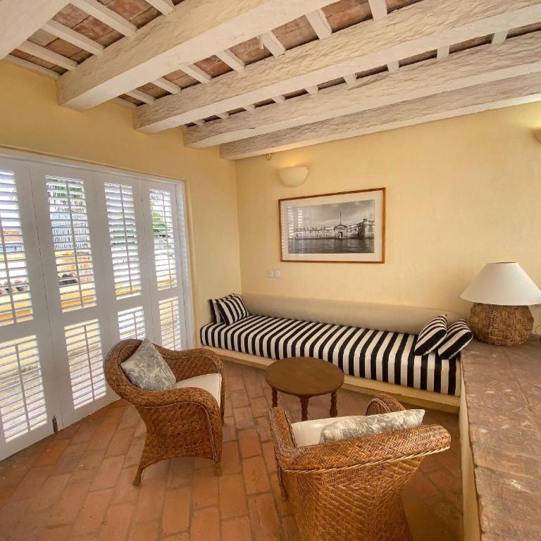 Villa de 6 habitaciones en el casco antiguo con piscina y vistas al mar - Vacation Home - 38