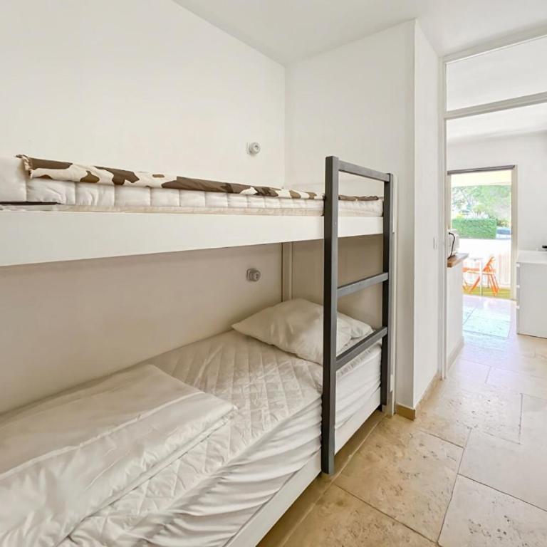 Studio with pool and beach access in Sanary-sur-Mer - Appartement 1 Chambre - 3