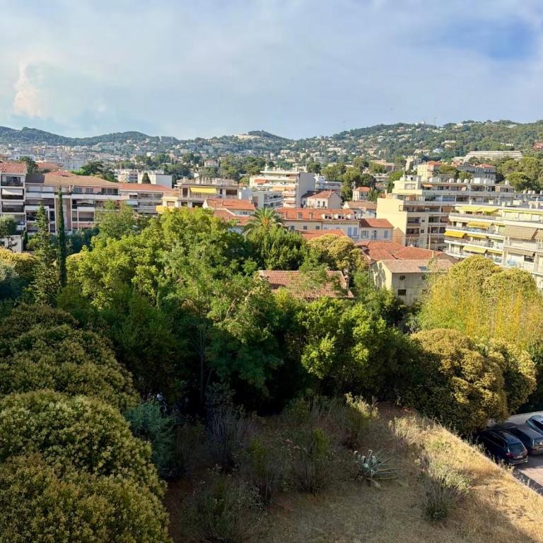 Appartement trois pièces spacieux à Cannes - Two-Bedroom Apartment - 5