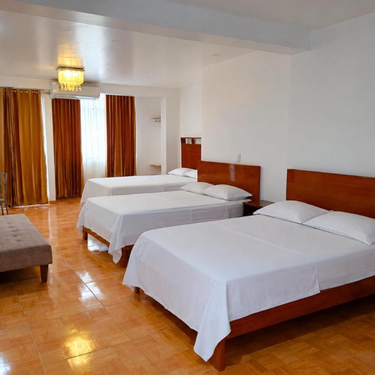 Hotel Olimpo - Family Room with Balcony - 7