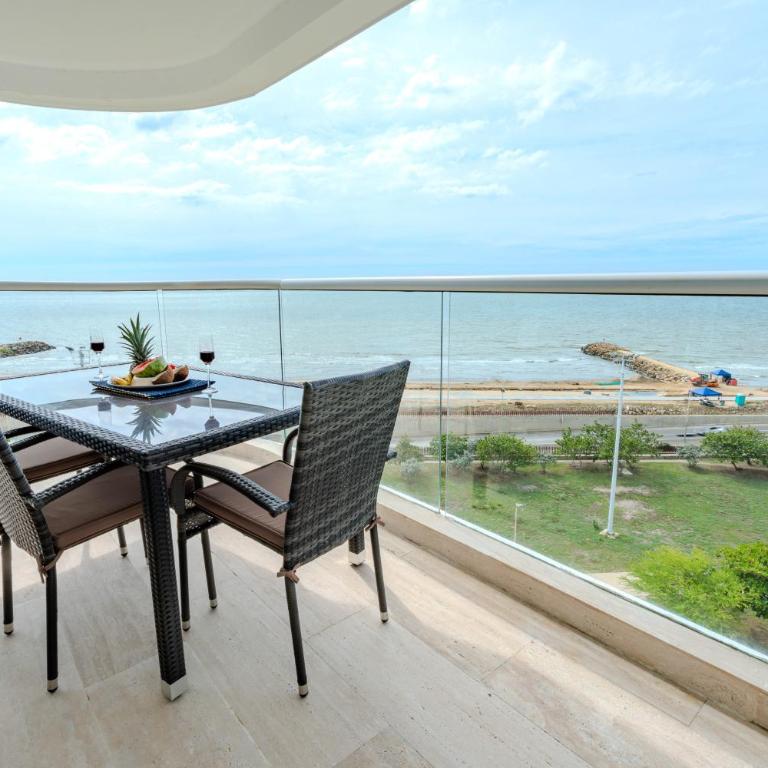 Apartamento con dos vistas al mar jacuzzi, baño turco jacuzzi con parqueadero y cerca al aeropuerto 8 20 - One-Bedroom Apartment - 20