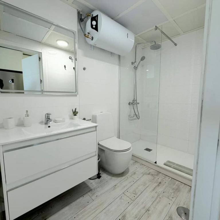 VER61 - Design Studio with Sea Views and Pool - 6th Floor, AC, Lift - Monolocale - 6