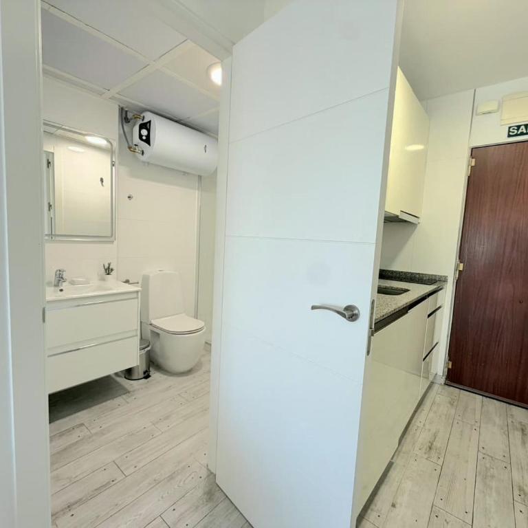 VER61 - Design Studio with Sea Views and Pool - 6th Floor, AC, Lift - Monolocale - 5
