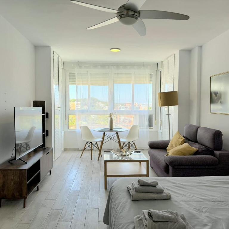 VER61 - Design Studio with Sea Views and Pool - 6th Floor, AC, Lift - Monolocale - 1