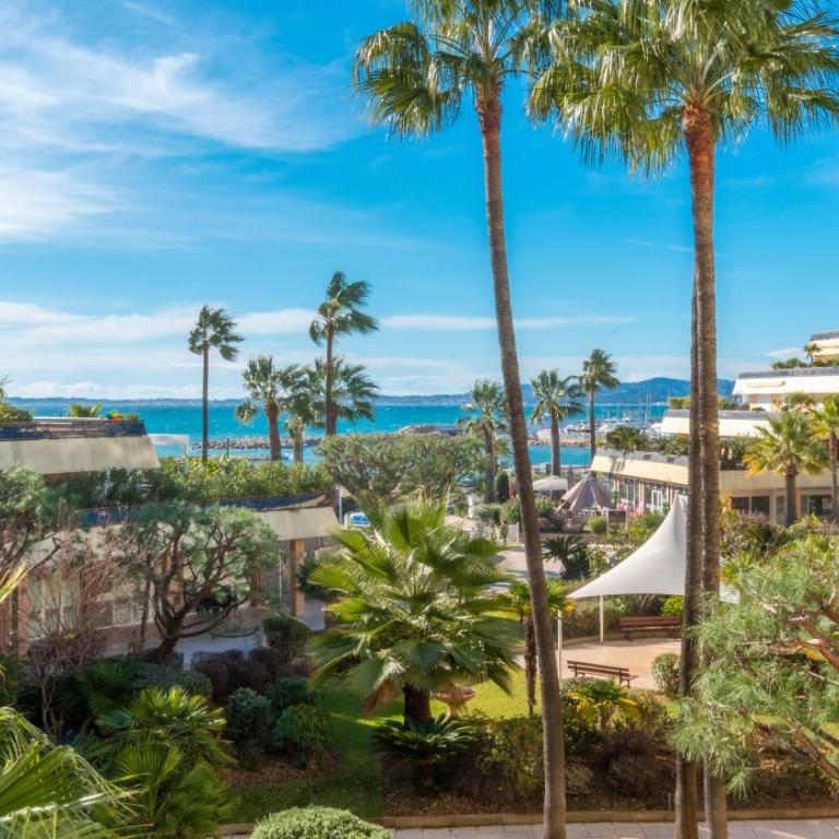 Holiday Inn Nice - Port St Laurent by IHG - Chambre Double Premium avec Balcon - Vue sur Mer - 4