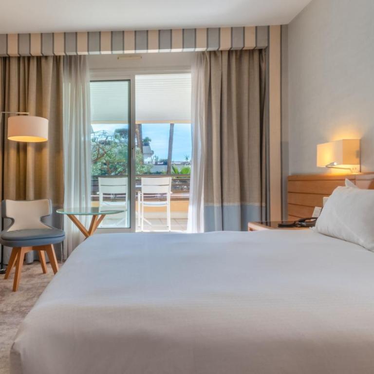 Holiday Inn Nice - Port St Laurent by IHG - Chambre Double Premium avec Balcon - Vue sur Jardin - 12
