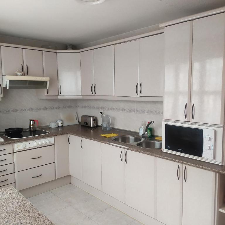 Habitacion Privada 2 Personas Toledo - Habitación Doble con baño compartido - 18