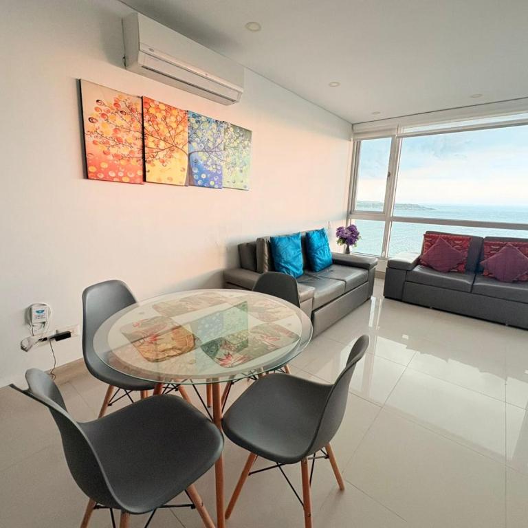 Palmetto Sunset - One-Bedroom Family Apartment - 25