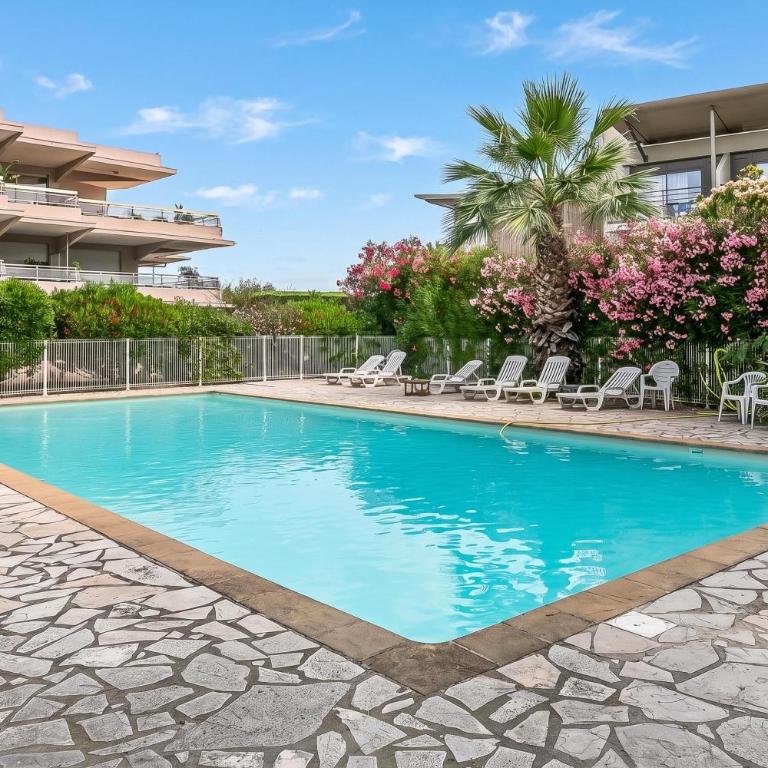 Studio Near Beach, Sea View & Garage - Happy Rentals - Monolocale con Terrazza - 2