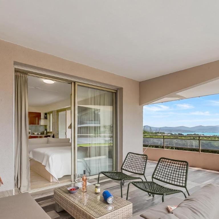 Studio Near Beach, Sea View & Garage - Happy Rentals - Monolocale con Terrazza - 1