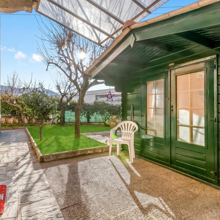 Bee Apartment: Luino Lakeside with Outdoor Dining - Happy Rentals - Apartamento con balcón - 2