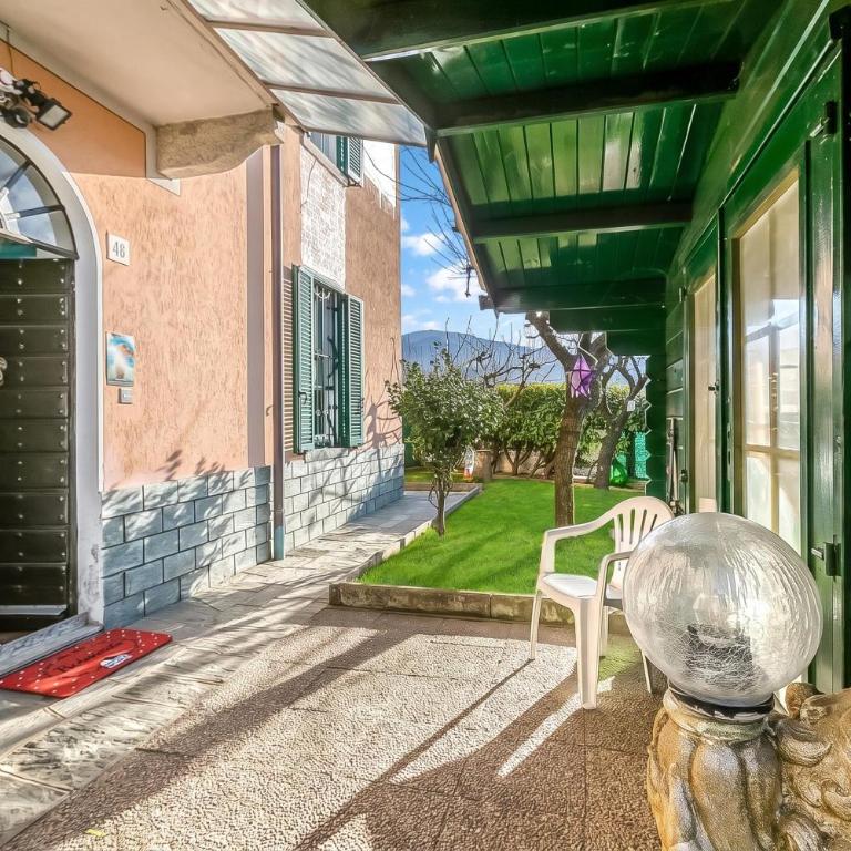 Bee Apartment: Luino Lakeside with Outdoor Dining - Happy Rentals - Apartamento con balcón - 7