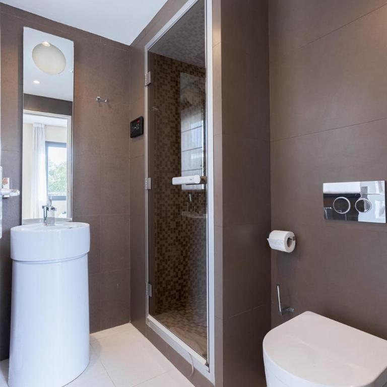 Terrasses de Montfleury - Spacieux, 2 terrasses, parking privé, piscine, 15 min du Palais et Plages - Appartement avec Terrasse - 28