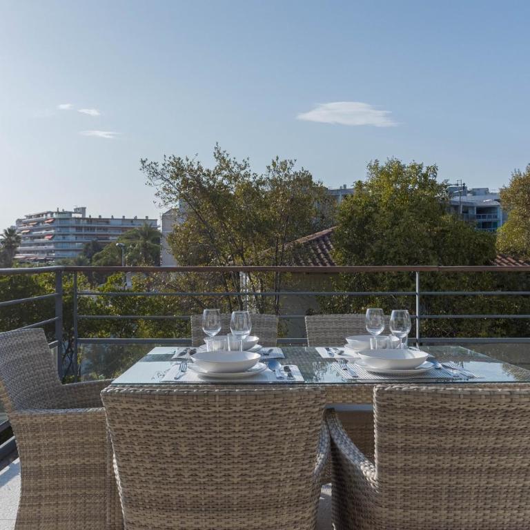 Terrasses de Montfleury - Spacieux, 2 terrasses, parking privé, piscine, 15 min du Palais et Plages - Appartement avec Terrasse - 14