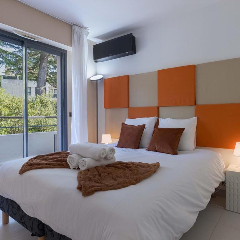 Terrasses de Montfleury - Spacieux, 2 terrasses, parking privé, piscine, 15 min du Palais et Plages - Appartement avec Terrasse - 4