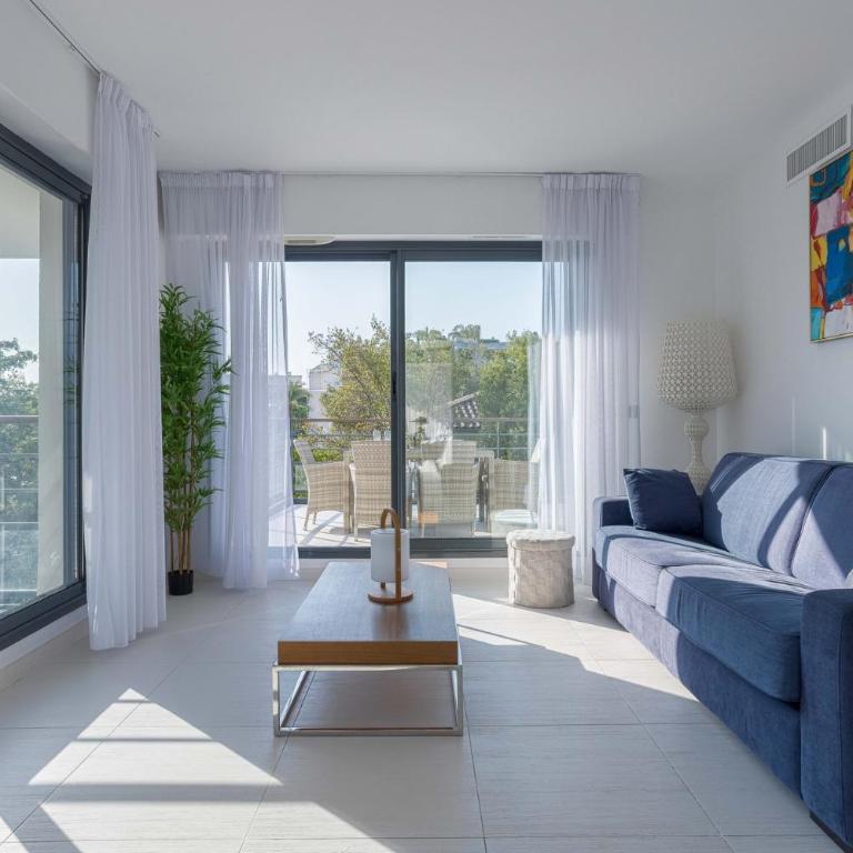 Terrasses de Montfleury - Spacieux, 2 terrasses, parking privé, piscine, 15 min du Palais et Plages - Appartement avec Terrasse - 7