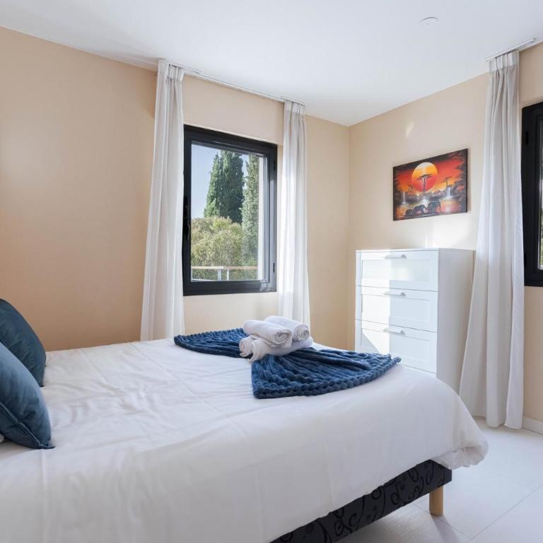 Terrasses de Montfleury - Spacieux, 2 terrasses, parking privé, piscine, 15 min du Palais et Plages - Appartement avec Terrasse - 31