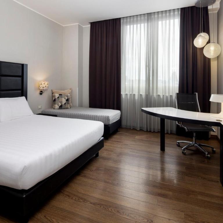 Holiday Inn Genoa City by IHG - Camera Standard Queen con Divano-Letto - Non-Fumatori - 2