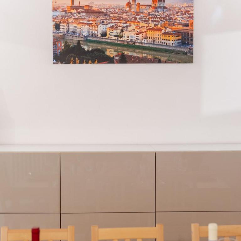 Apt in Storic Center with 10Min Walk to Duomo & Uffizi with 3BDR - Three-Bedroom Apartment - 27