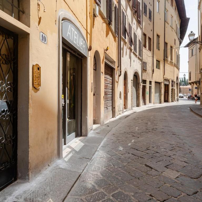 Apt in Storic Center with 10Min Walk to Duomo & Uffizi with 3BDR - Three-Bedroom Apartment - 35