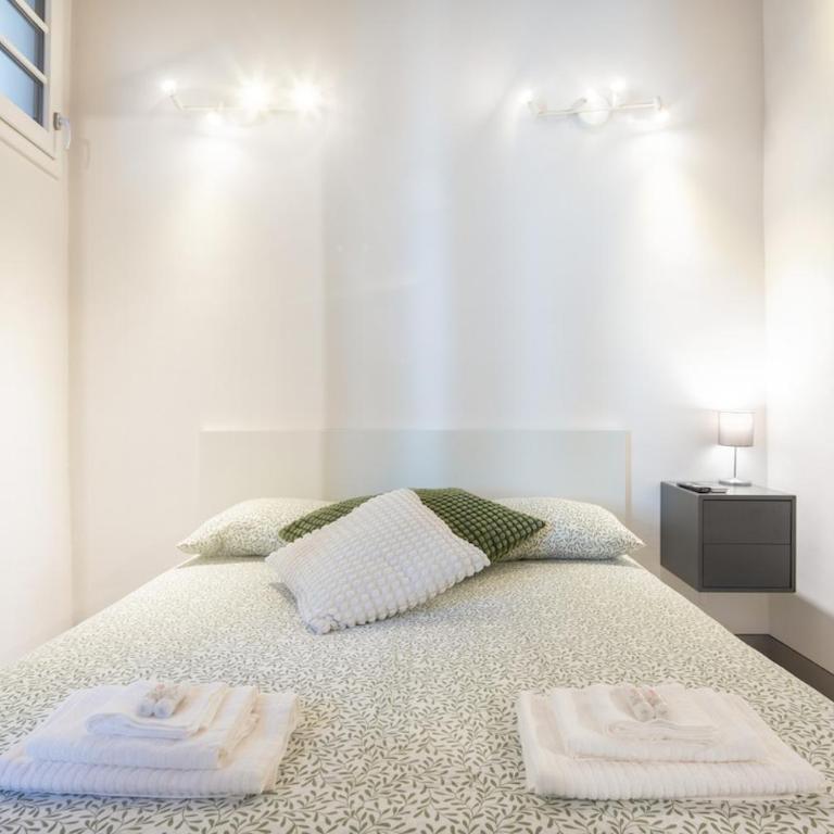 Apt in Storic Center with 10Min Walk to Duomo & Uffizi with 3BDR - Three-Bedroom Apartment - 11