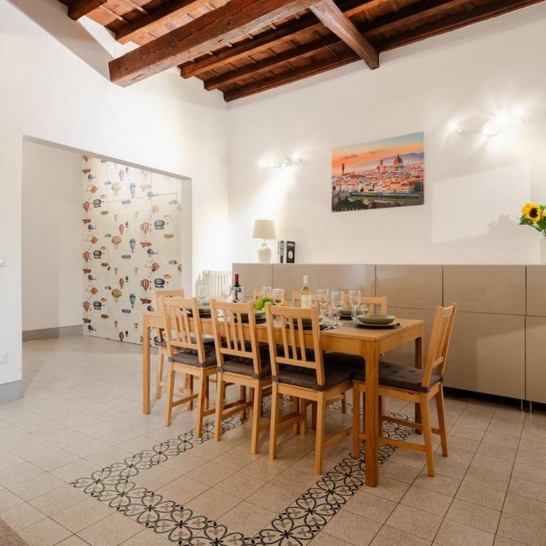 Apt in Storic Center with 10Min Walk to Duomo & Uffizi with 3BDR - Three-Bedroom Apartment - 26
