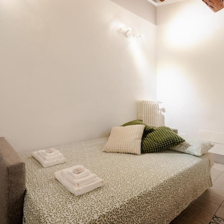 Apt in Storic Center with 10Min Walk to Duomo & Uffizi with 3BDR - Three-Bedroom Apartment - 17
