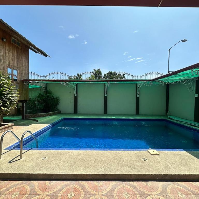Casa vacacional con piscina - Casa con 1 dormitorio - 6