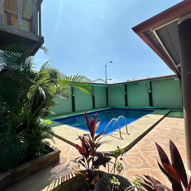 Casa vacacional con piscina - Casa con 1 dormitorio - 13